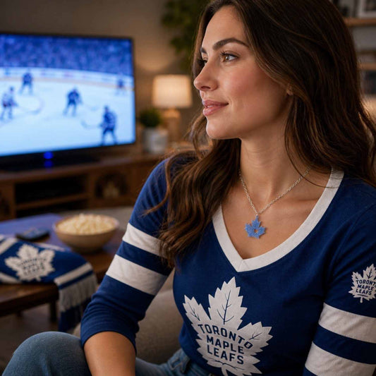 Maple Sparkle Necklace – Blue Glitter Maple Leaf Pendant